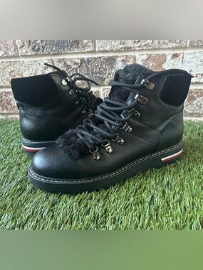 Tommy Hilfiger Black Leather Lace-Up Ankle Boots with Fur Trim and Flag Detail